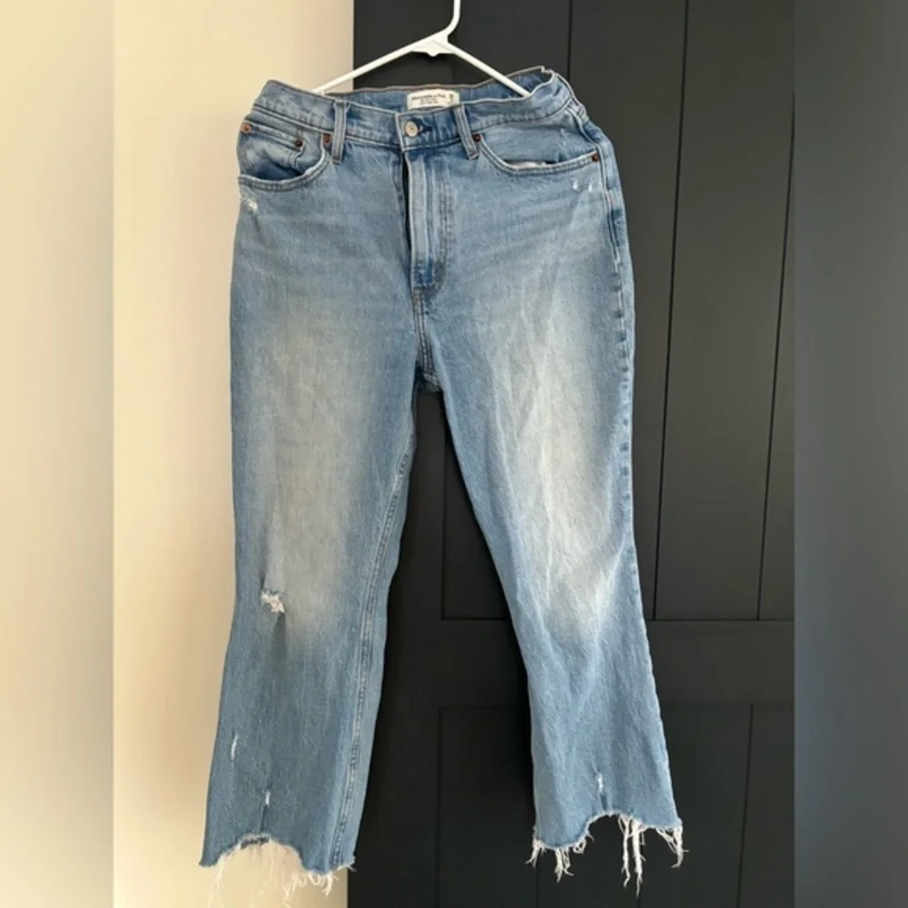 Ambercrombie and fitch curvy love kick flare ultra high waist 28 short